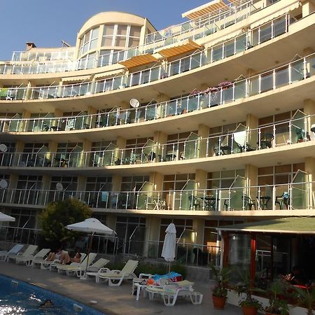 Tomi Family Apartments 阳光海滩 外观 照片