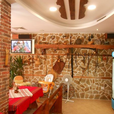 Tomi Family Apartments 阳光海滩 外观 照片