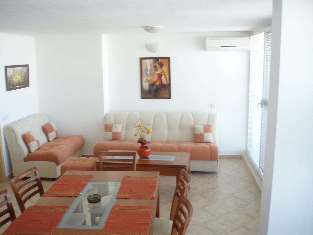 Tomi Family Apartments 阳光海滩 客房 照片