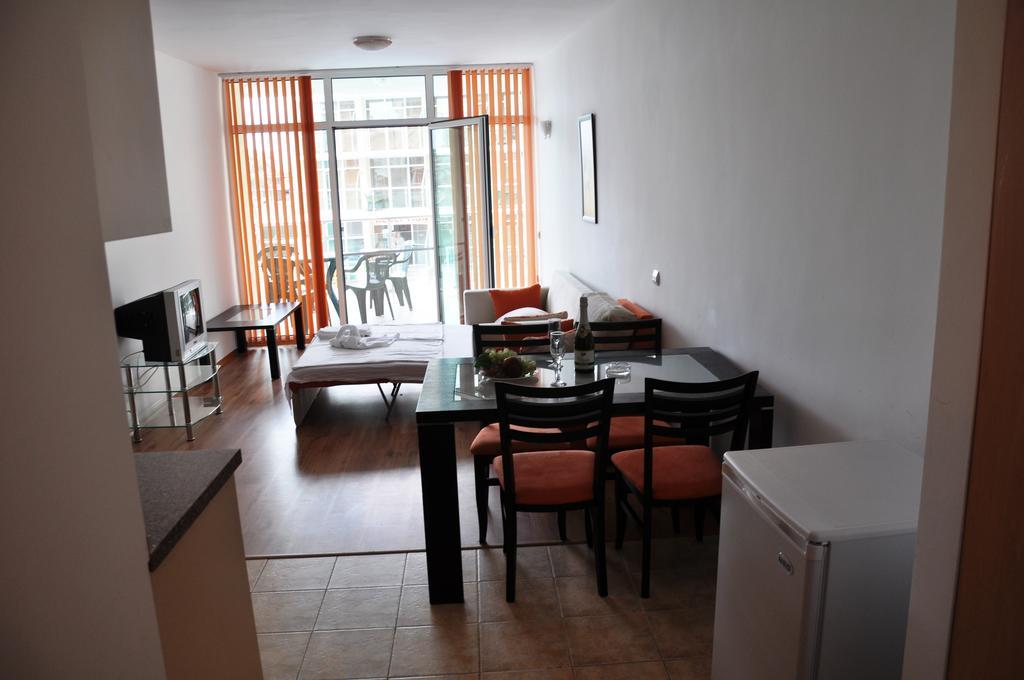Tomi Family Apartments 阳光海滩 客房 照片