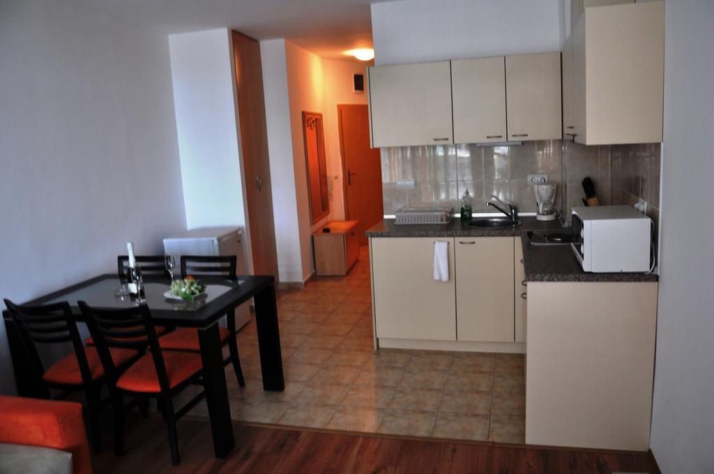 Tomi Family Apartments 阳光海滩 客房 照片