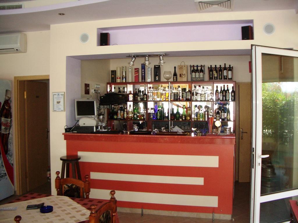 Tomi Family Apartments 阳光海滩 外观 照片