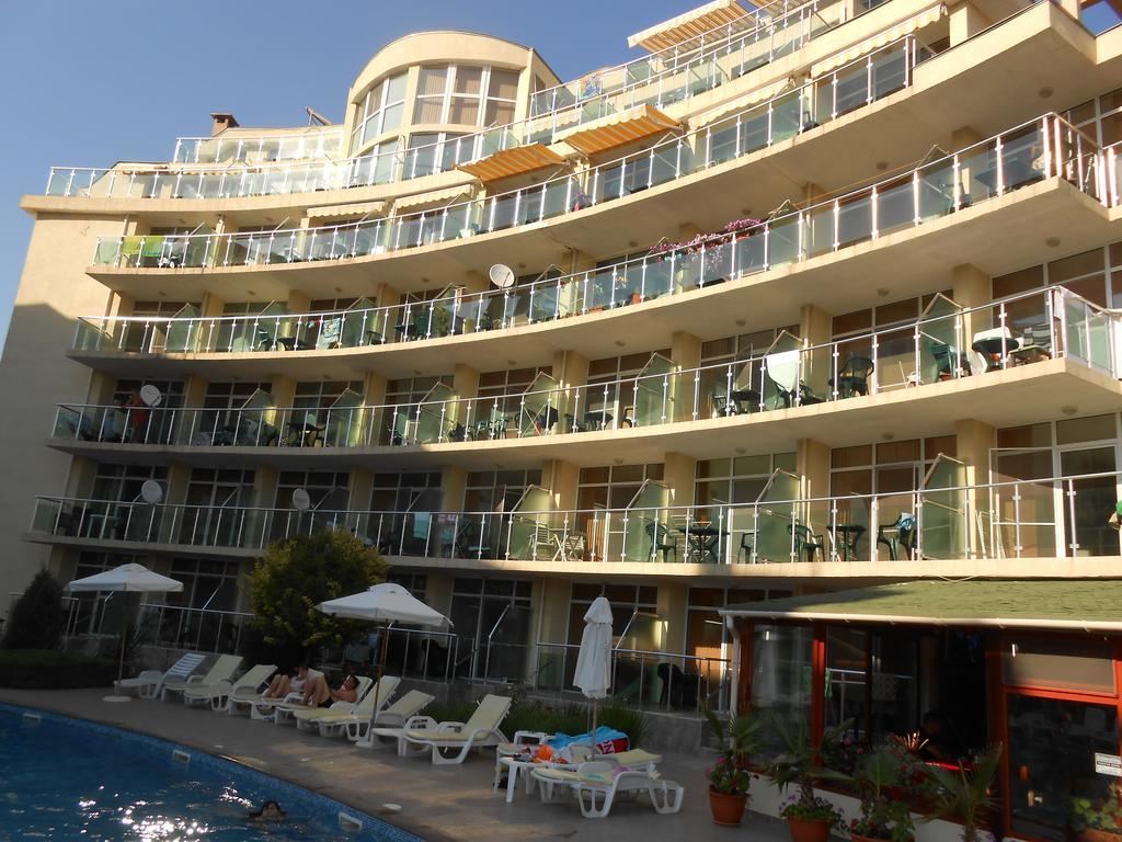 Tomi Family Apartments 阳光海滩 外观 照片