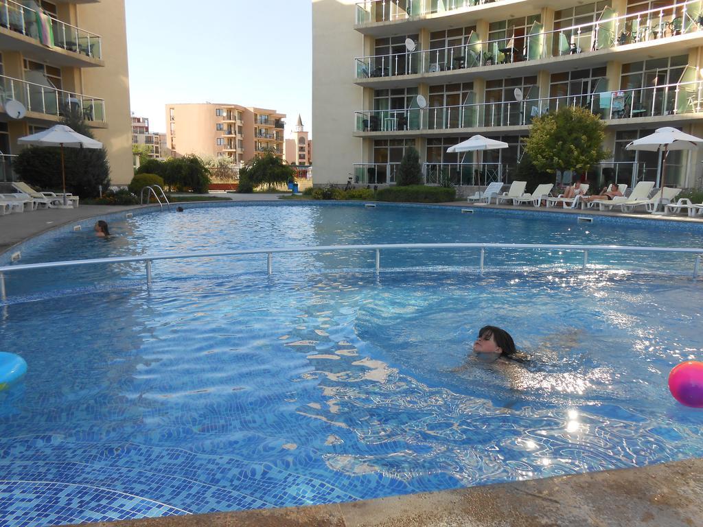 Tomi Family Apartments 阳光海滩 外观 照片